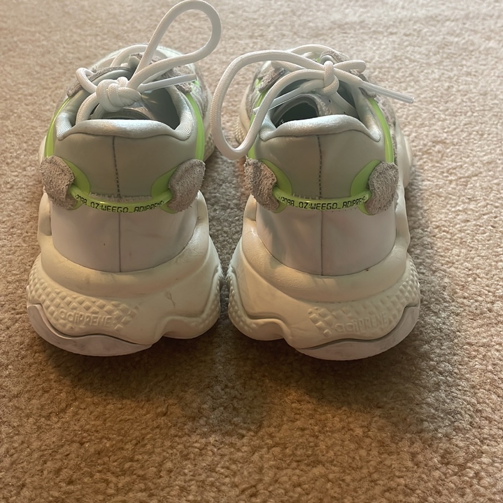 adidas ozweego gymshoes - womens size 7.5 - Picture 3 of 6